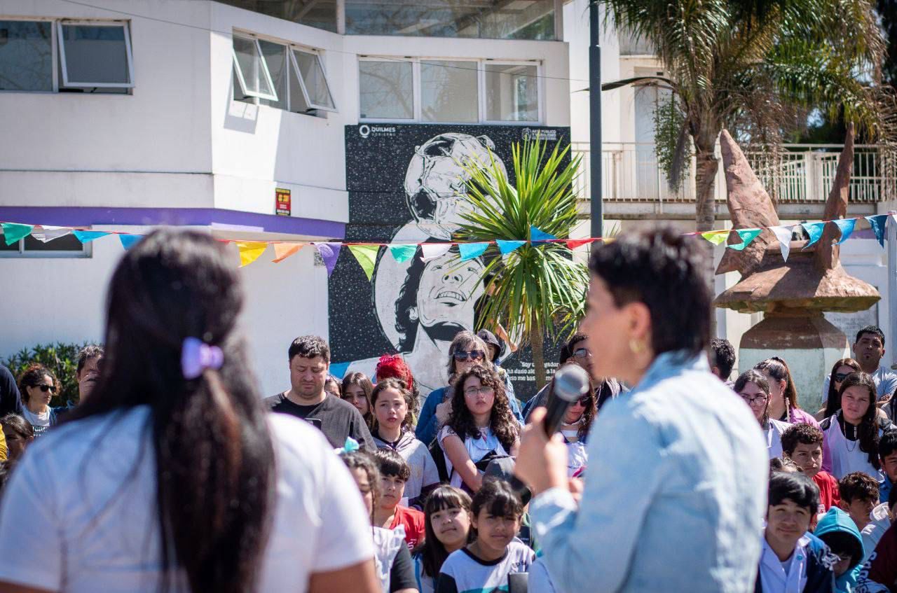 MAYRA ENTREGÓ BICICLETAS A ESTUDIANTES DE ESCUELAS PRIMARIAS Y SECUNDARIAS