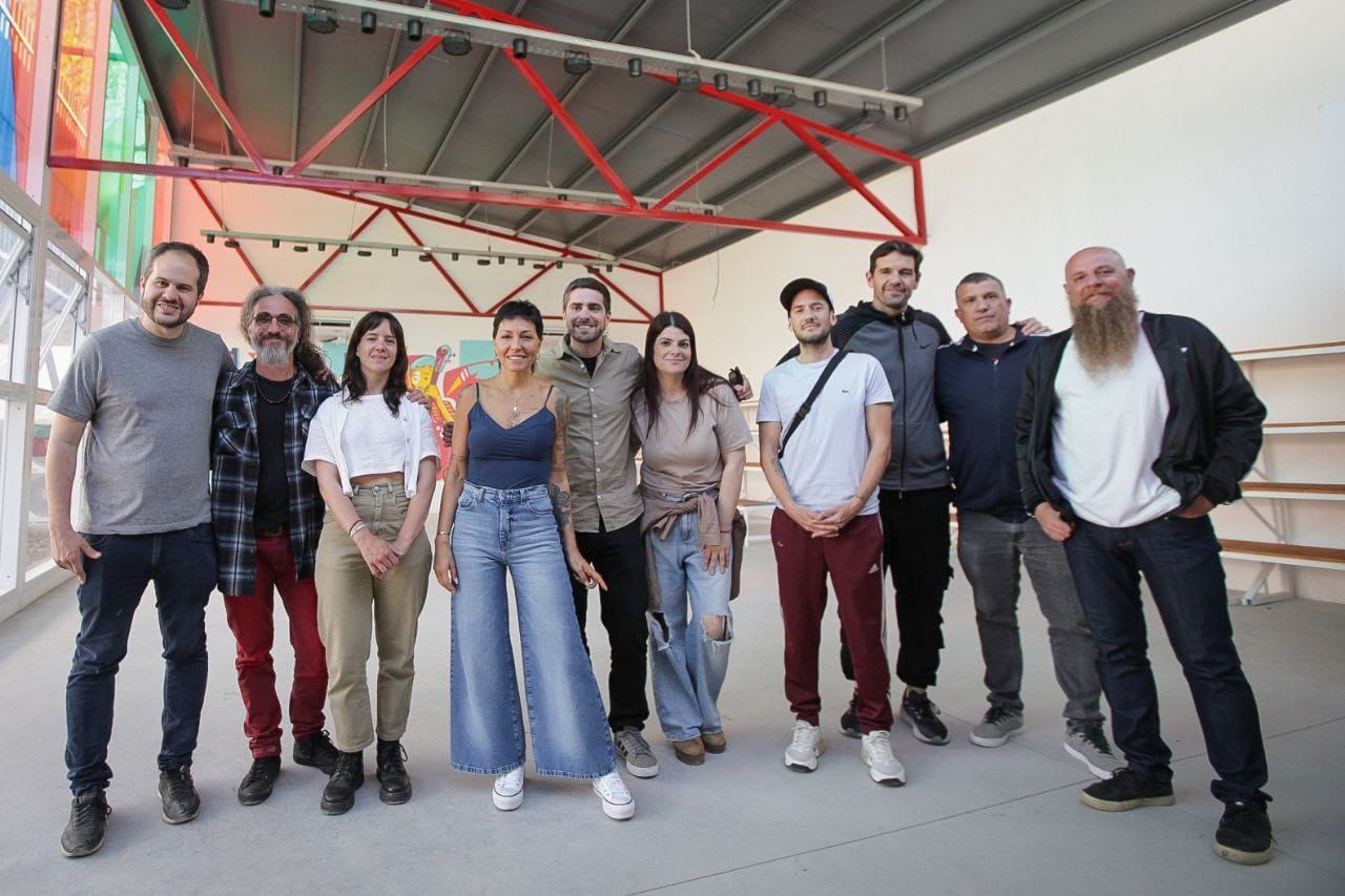 MAYRA VISITÓ LA OBRA DEL CENTRO CULTURAL Y BIBLIOTECA EN EL BARRIO IAPI