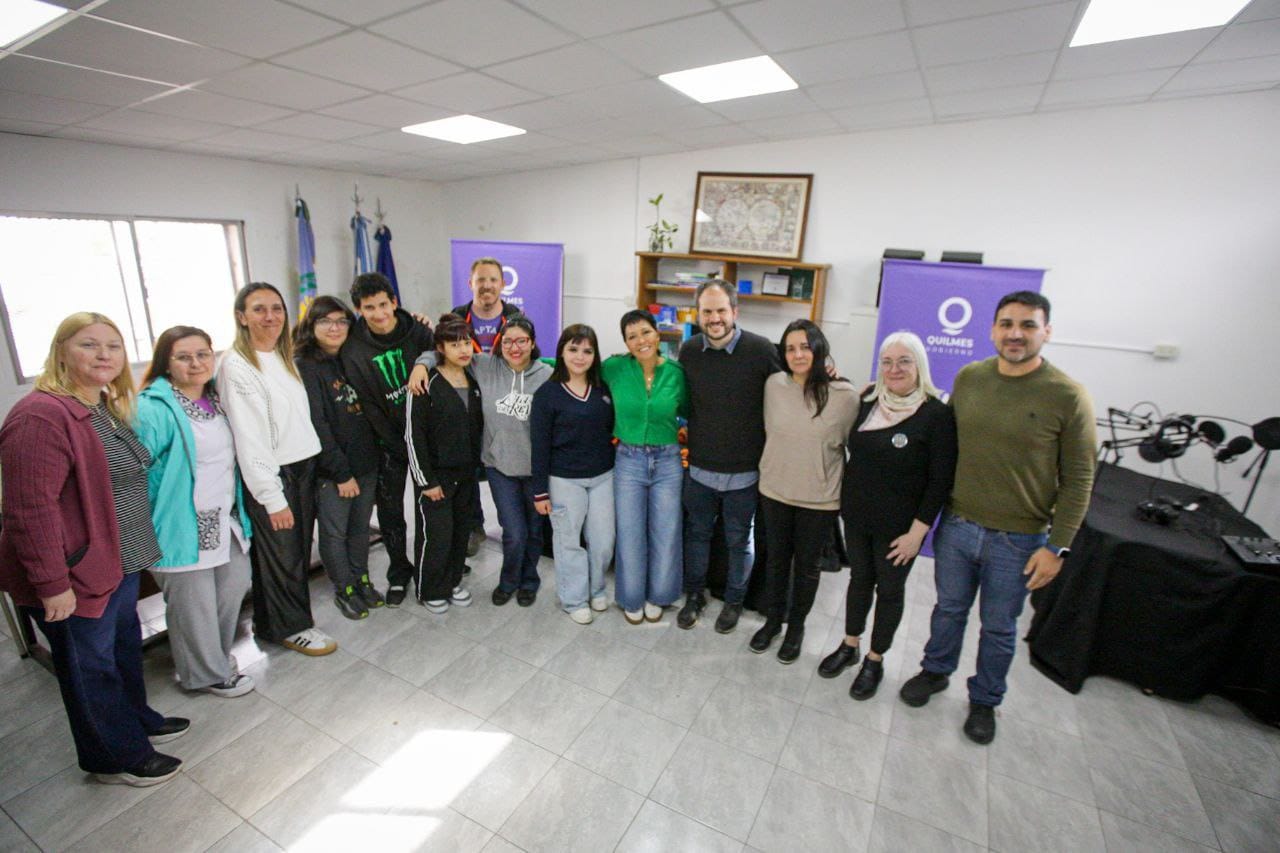MAYRA RECORRIÓ LAS OBRAS DE LA EP Nº 21 Y LA EES Nº 12 DE BERNAL OESTE