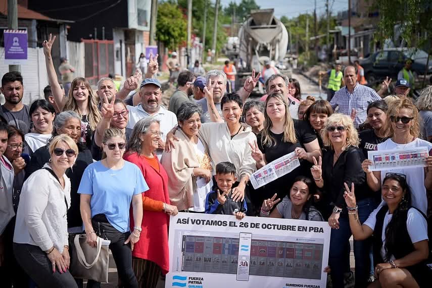 MAYRA SUPERVISÓ EL AVANCE DE OBRAS DE ASFALTO  EN KOLYNOS Y LA PRIMAVERA