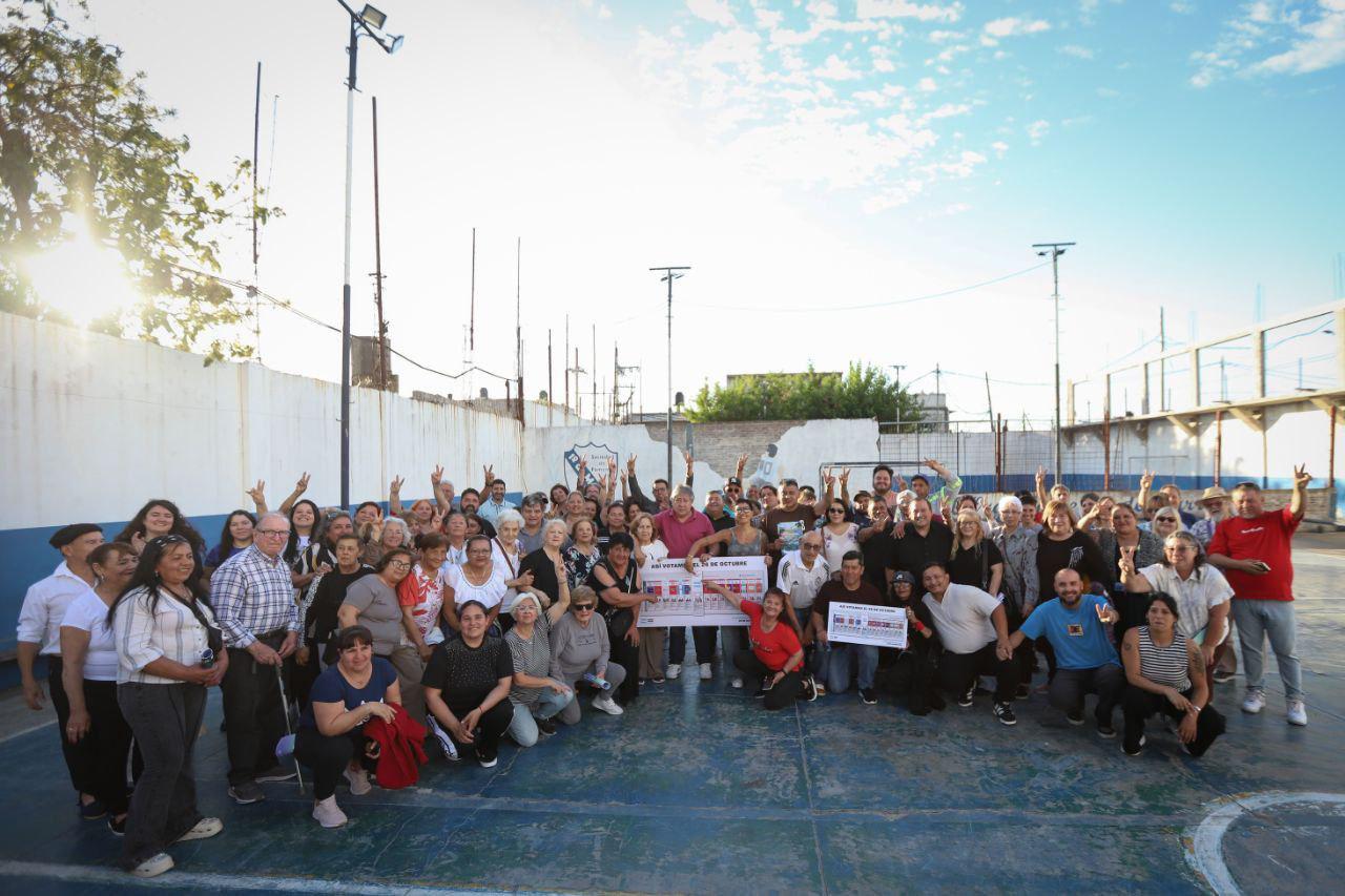 MAYRA EN UNA MERIENDA CON INSTITUCIONES DEL BARRIO IAPI-SANTA MARÍA