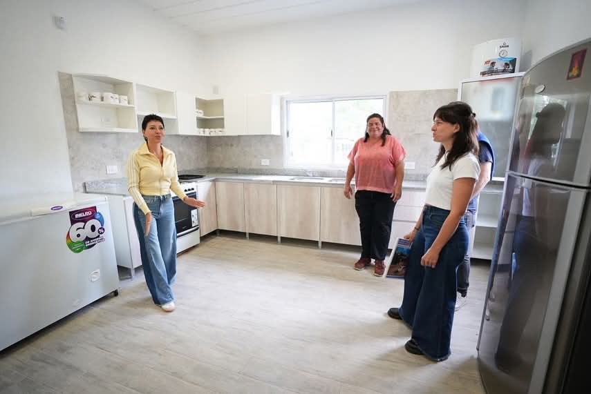 MAYRA RECORRIÓ EL NUEVO ESPACIO DE LA ASOCIACIÓN CIVIL RIBERA DE BERNAL