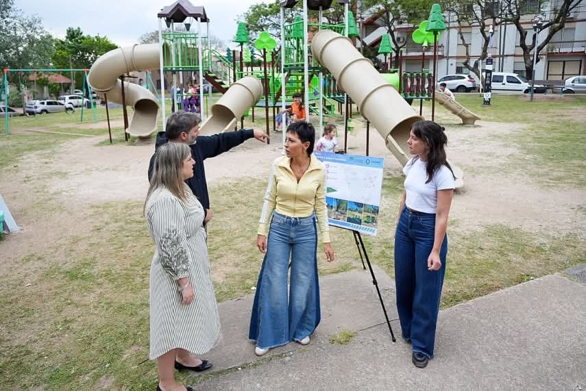 MAYRA SUPERVISÓ EL NUEVO EQUIPAMIENTO DE LA PLAZA DE LA PAZ EN BERNAL
