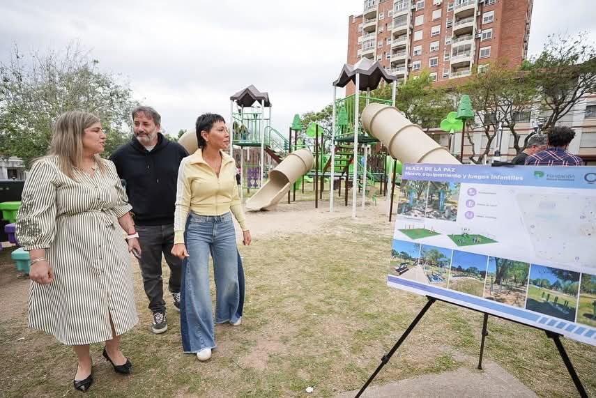 MAYRA SUPERVISÓ EL NUEVO EQUIPAMIENTO DE LA PLAZA DE LA PAZ EN BERNAL