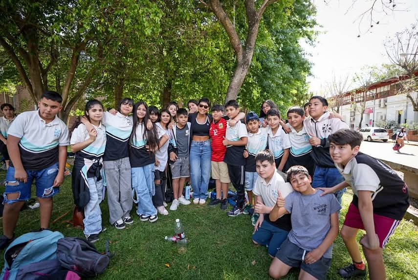 MAYRA DIALOGÓ CON ESTUDIANTES QUE PARTICIPARON DE LA 5ª EXPO QUILMES EDUCA