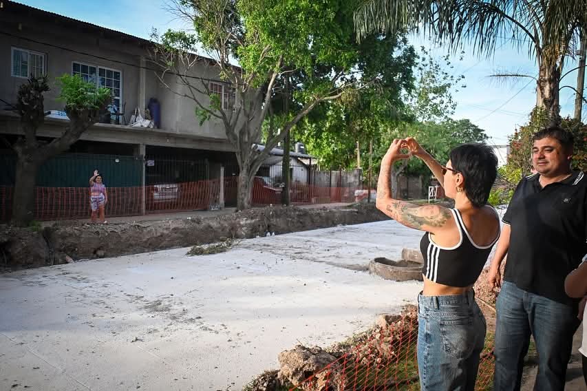 MAYRA SUPERVISÓ OBRAS DE PAVIMENTACIÓN EN EL BARRIO MONTEVERDE