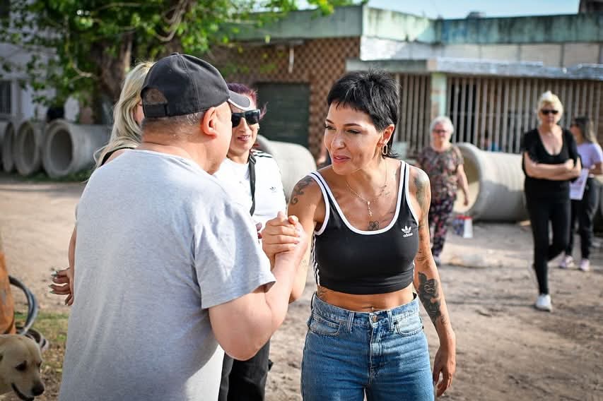 MAYRA SUPERVISÓ OBRAS DE PAVIMENTACIÓN EN EL BARRIO MONTEVERDE