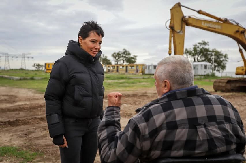 MAYRA VISITÓ LA CONSTRUCCIÓN DE LA PILETA DEL SINDICATO DE COMERCIO 