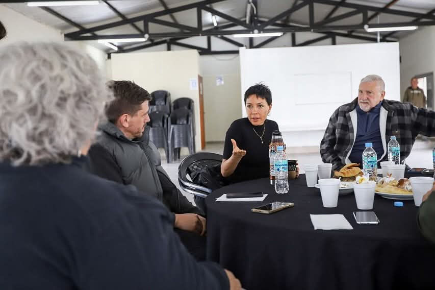 MAYRA VISITÓ LA CONSTRUCCIÓN DE LA PILETA DEL SINDICATO DE COMERCIO 