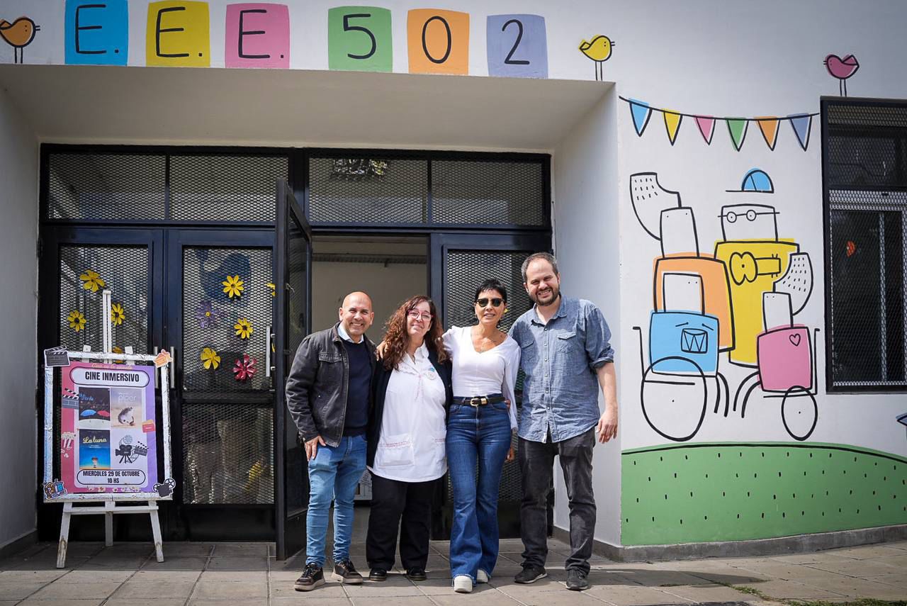MAYRA RECORRIÓ LA NUEVA SALA DE CINE DE LA EEE Nº 502 