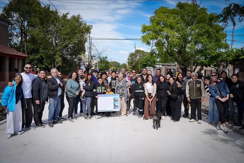 MAYRA RECORRIÓ EL PROGRESO DE LAS OBRAS DE ASFALTO EN EL BARRIO MONTEVERDE 