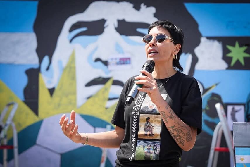 MAYRA Y TIGNANELLI ENCABEZARON LA SEÑALIZACIÓN VIAL DIEGO ARMANDO MARADONA