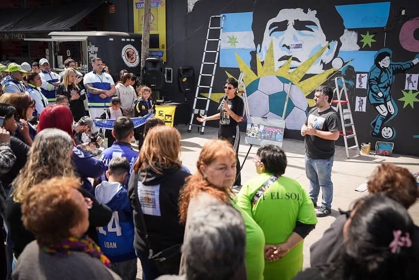 MAYRA Y TIGNANELLI ENCABEZARON LA SEÑALIZACIÓN VIAL DIEGO ARMANDO MARADONA