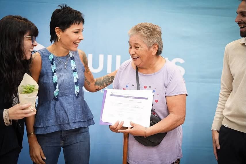 MAYRA ENTREGÓ FONDOS ECONÓMICOS A CENTROS DE JUBILADOS 