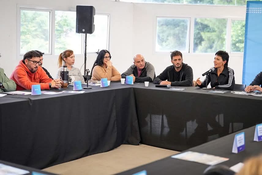 MAYRA ENCABEZÓ ENTREGA DE SUBSIDIOS Y PERSONERÍAS A INSTITUCIONES LOCALES