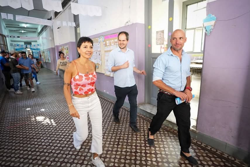 MAYRA SUPERVISÓ EL EQUIPAMIENTO ADQUIRIDO POR LA ESCUELA PRIMARIA N° 1