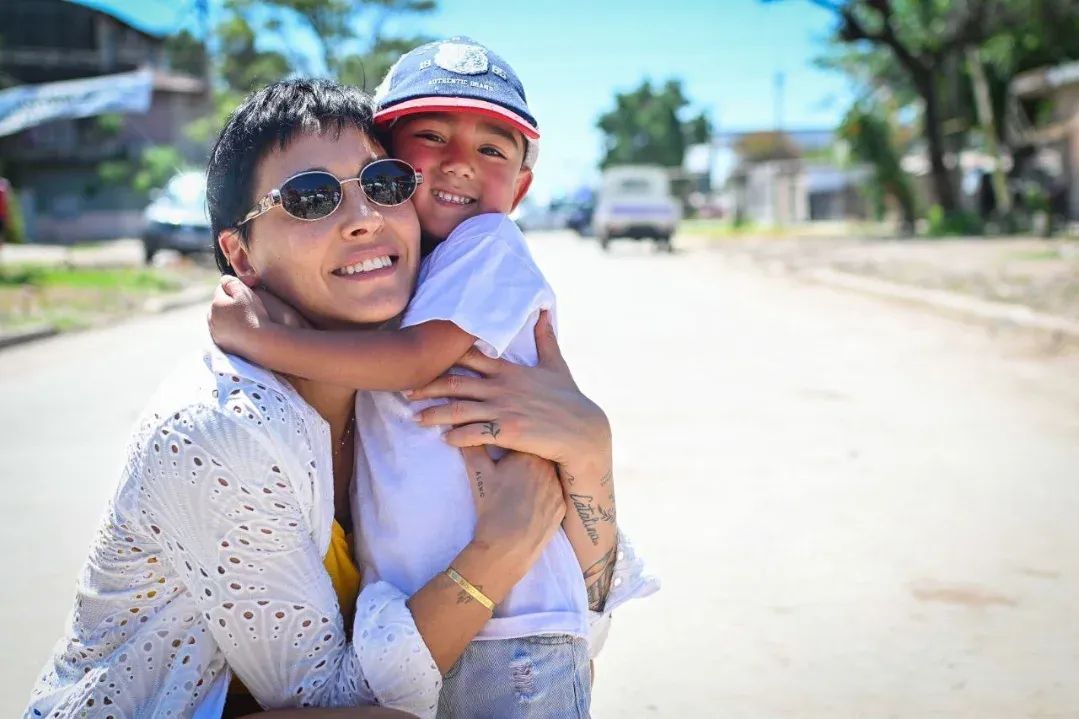 MAYRA INAUGURÓ NUEVOS PAVIMENTOS EN EL BARRIO EL SOL DE SOLANO