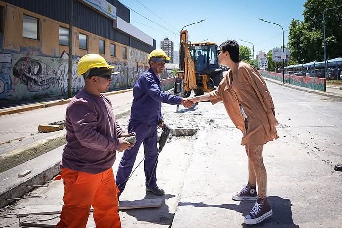 MAYRA SUPERVISÓ LOS TRABAJOS PARA LA RECONSTRUCCIÓN INTEGRAL DEL PUENTE 14 
