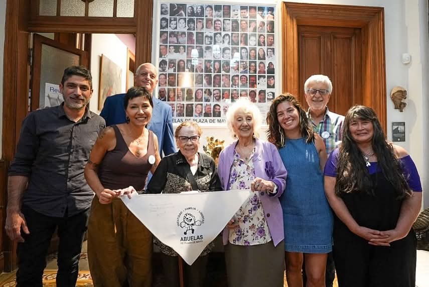 MAYRA FIRMÓ UN CONVENIO ENTRE EL MUNICIPIO Y LAS ABUELAS DE PLAZA DE MAYO