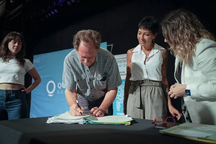 MAYRA ENCABEZÓ LA FIRMA DE 198 ESCRITURAS PARA VECINAS Y VECINOS