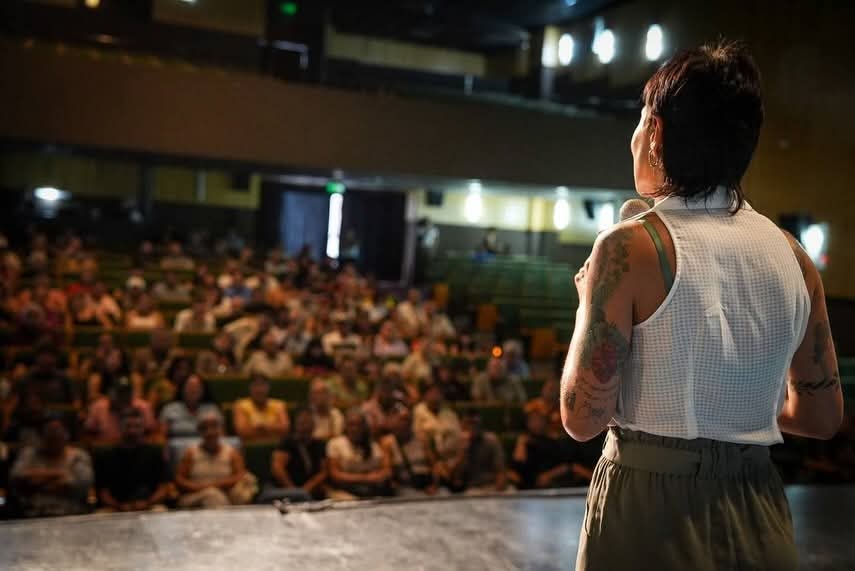 MAYRA ENCABEZÓ LA FIRMA DE 198 ESCRITURAS PARA VECINAS Y VECINOS