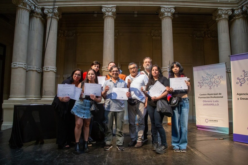  ACTO DE FIN DE CICLO LECTIVO Y ENTREGA DE DIPLOMAS A EGRESADOS DE CDF