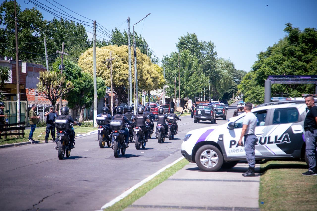 INTENSO OPERATIVO DE SATURACIÓN E INTERCEPTACIÓN VEHICULAR EN QUILMES OESTE