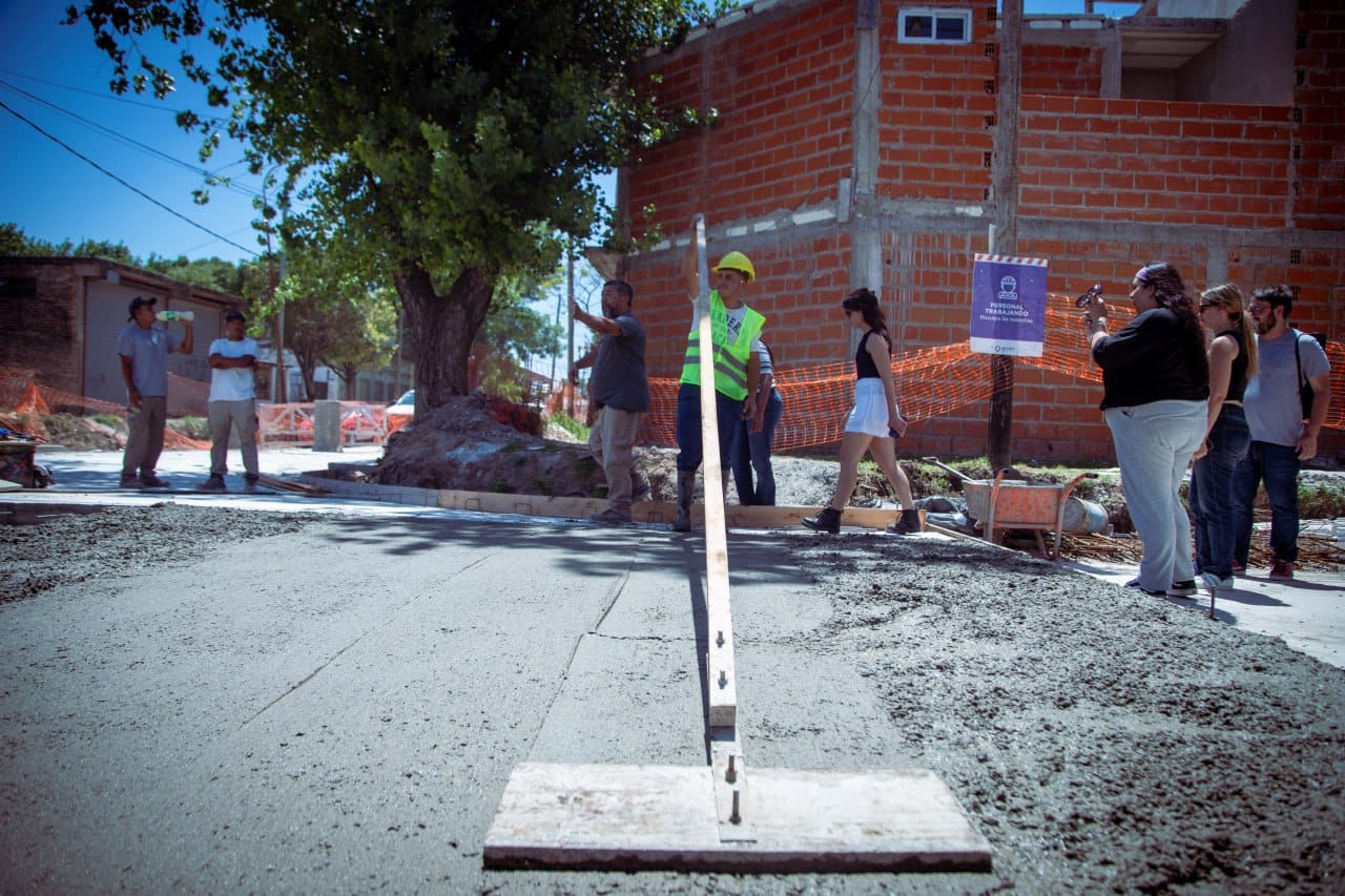  AVANZAN LAS TAREAS DE PAVIMENTACIÓN Y OBRA HIDRÁULICA EN SOLANO
