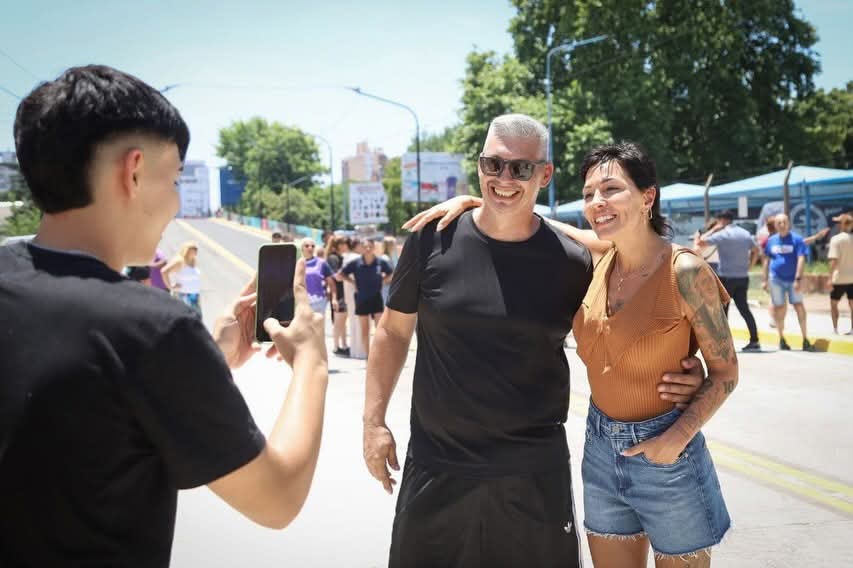 MAYRA Y EVA MIERI EN LA PUESTA EN FUNCIONAMIENTO DEL PUENTE 14 DE AGOSTO 