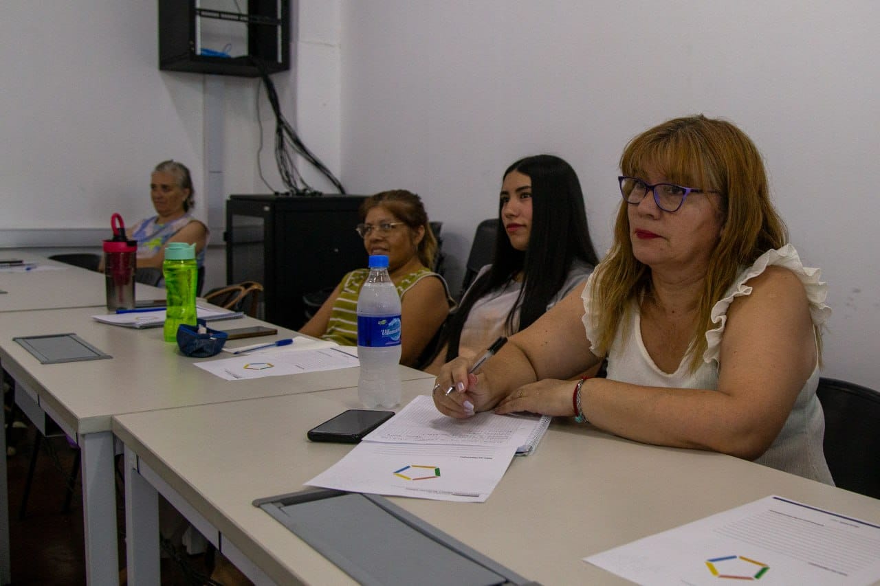 CONTINÚA EL TALLER DE ALFABETIZACIÓN DIGITAL Y FORMACIÓN LABORAL