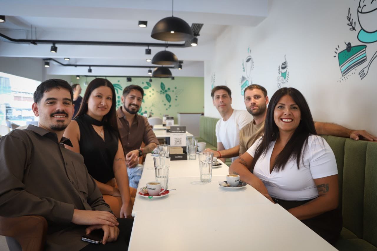 EL MUNICIPIO ENTREGÓ EL CERTIFICADO DE HABILITACIÓN A “CAFÉ MARTÍNEZ”
