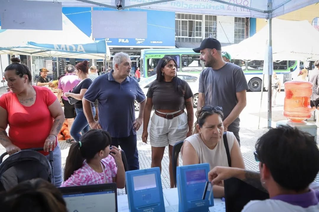 EL MUNICIPIO REALIZÓ UN NUEVO “QUILMES CERCA” EN LA PLAZA YRIGOYEN