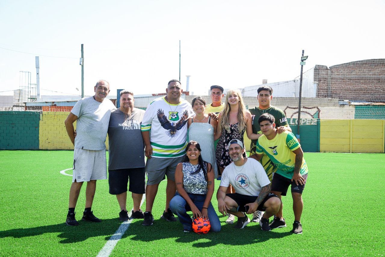 CON APOYO MUNICIPAL AVANZA LA OBRA EN LA CANCHA DEL CLUB SAN PABLO