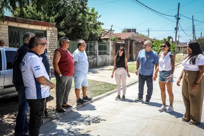 MAYRA Y EVA MIERI INAUGURARON NUEVOS PAVIMENTOS EN EL BARRIO EL DORADO