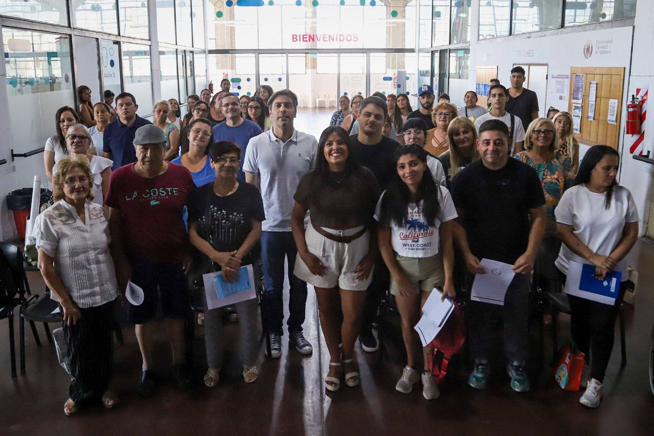 GRAN CONCURRENCIA EN EL TALLER DE ALFABETIZACIÓN DIGITAL EN QUILMES TEC