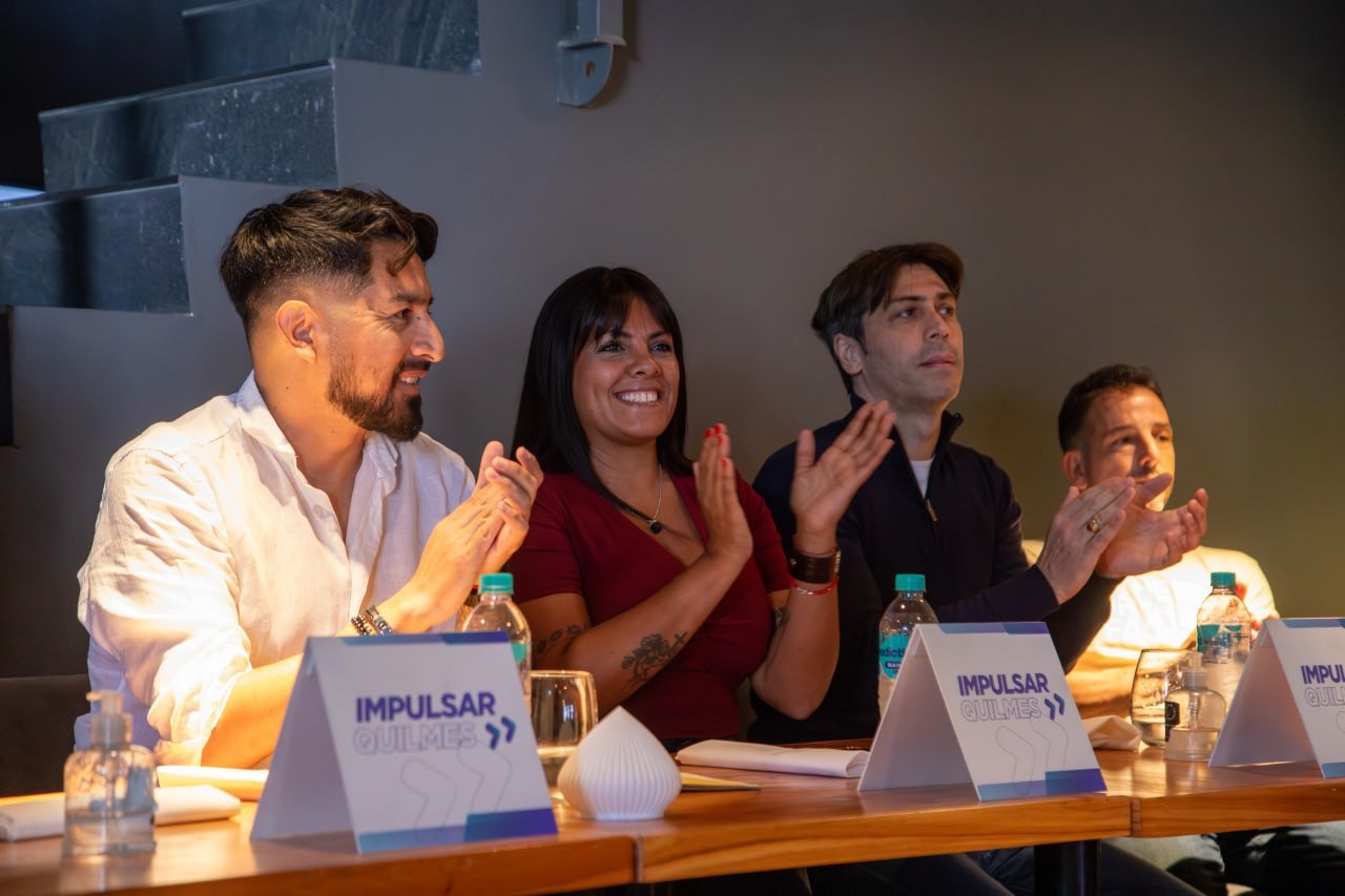 EVA MIERI ENTREGÓ 11 CERTIFICADOS DE HABILITACIÓN A COMERCIOS LOCALES
