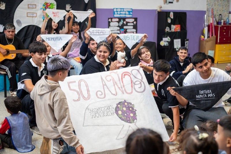 JORNADA POR LA MEMORIA CON LA COMUNIDAD EDUCATIVA DE LA EES Nº 74 Y EL JARD