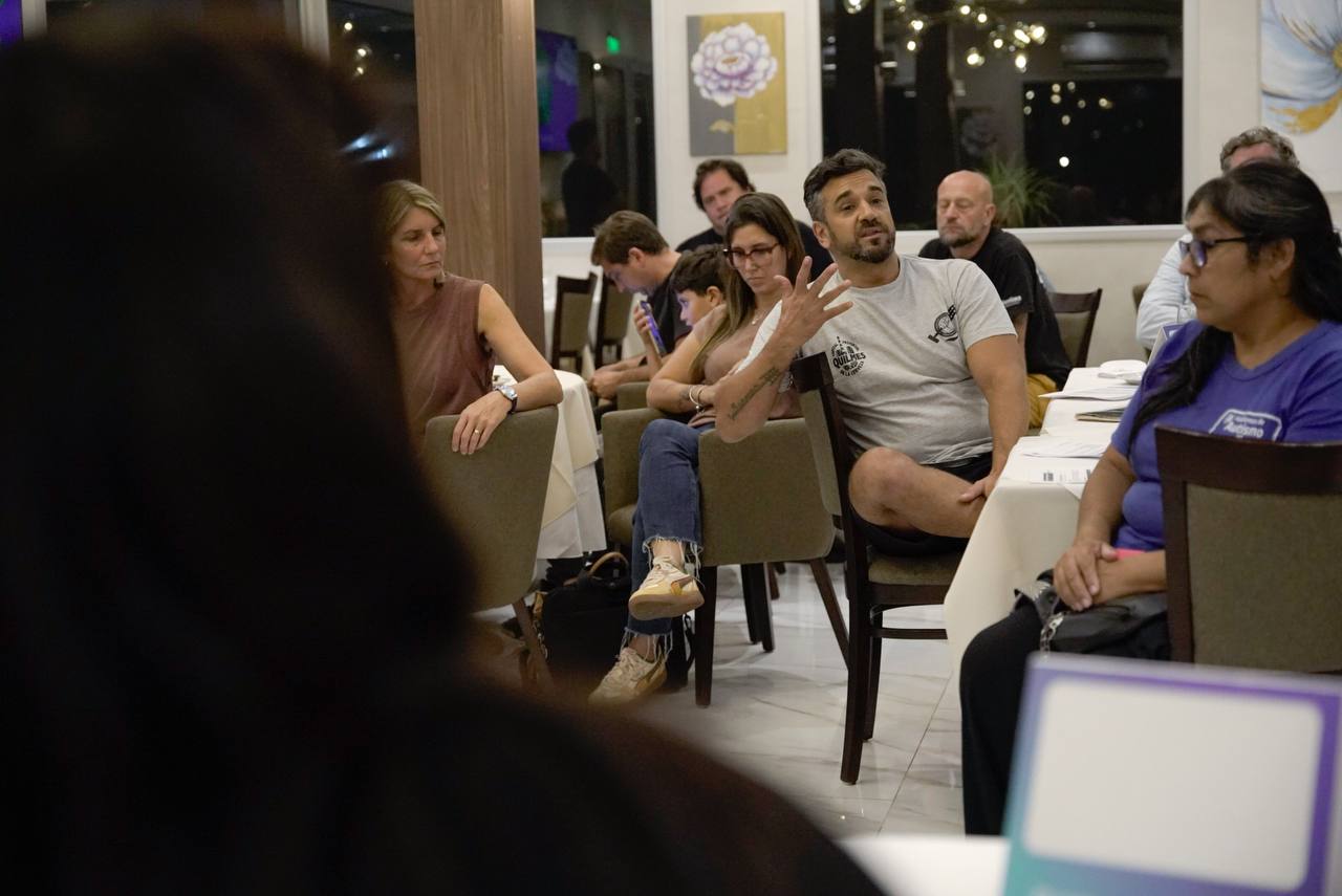 EVA MIERI Y FUNCIONARIOS MUNICIPALES SE REUNIERON CON GASTRONÓMICOS