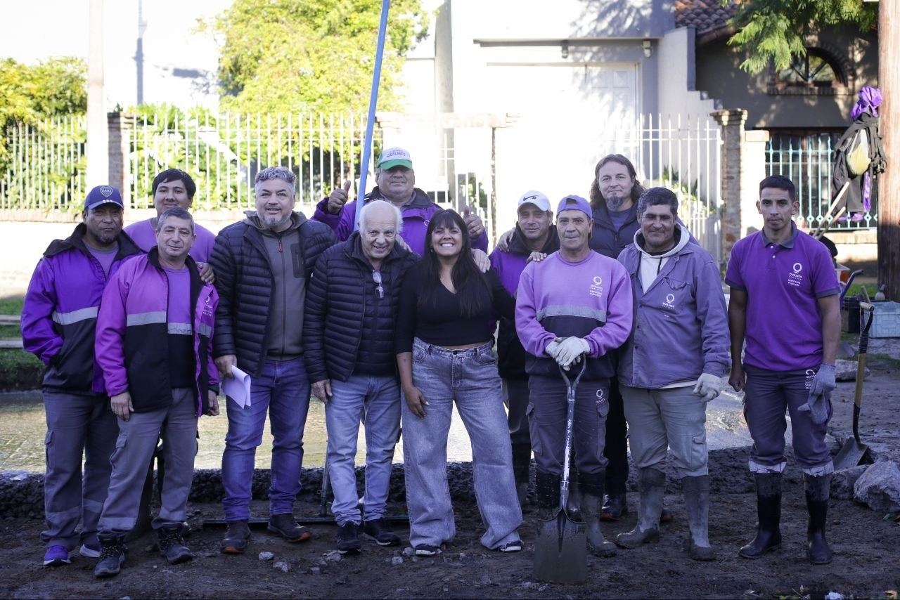 CONTINÚAN LOS TRABAJOS DIARIOS DE BACHEO EN HORMIGÓN EN QUILMES OESTE
