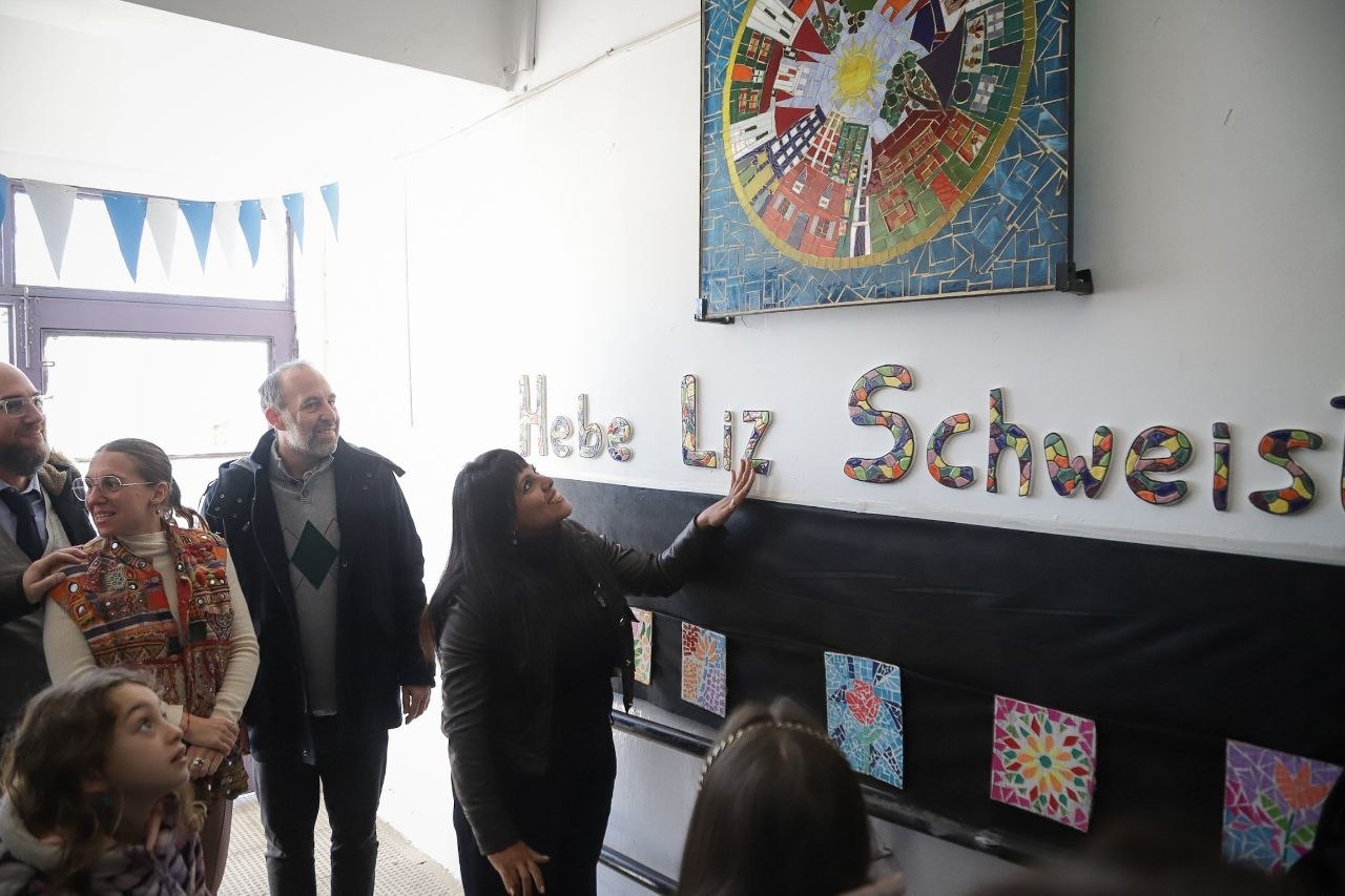 EVA MIERI PARTICIPÓ DEL ACTO DE IMPOSICIÓN DE NOMBRE DE LA EES Nº 71 