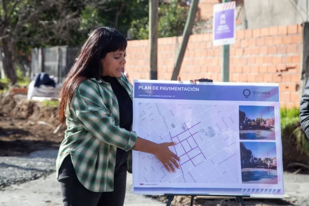 AVANZA LA OBRA DE PAVIMENTO DE 27 CUADRAS EN EL BARRIO LA CAÑADA DE QUILMES
