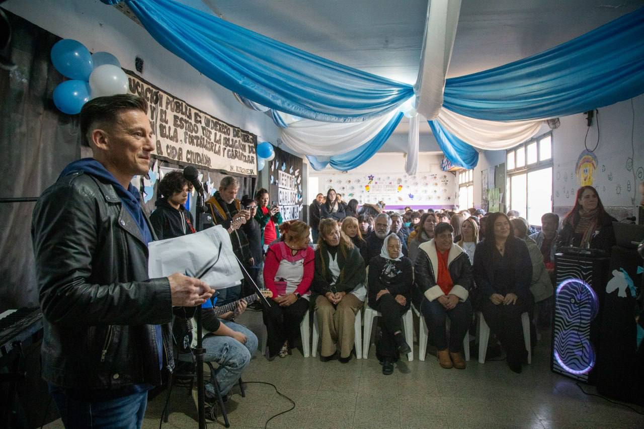 LA COMUNIDAD IMPUSO EL NOMBRE “NÉSTOR CARLOS KIRCHNER” A LA EES Nº 19