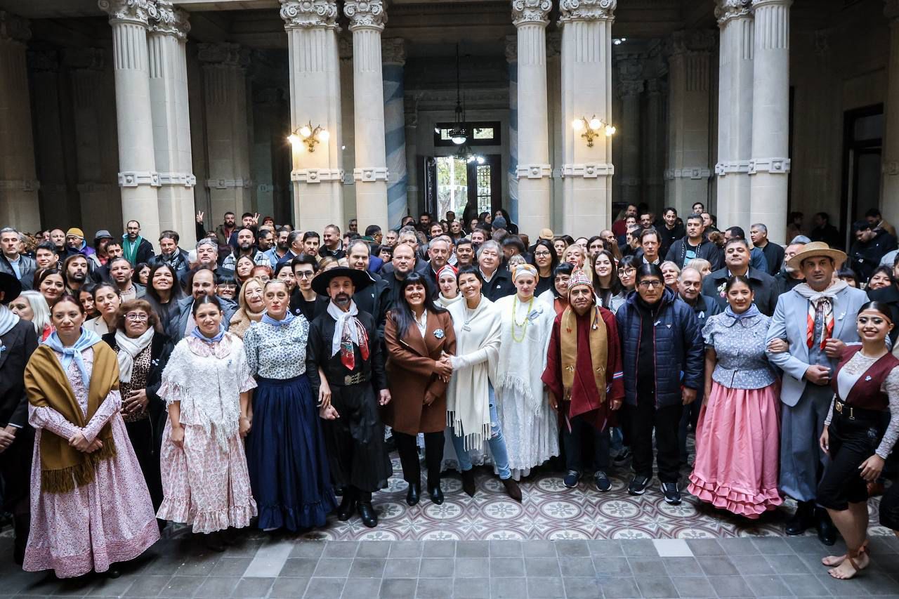 MAYRA Y EVA MIERI PARTICIPARON DEL TEDEUM EN LA CATEDRAL DE QUILMES