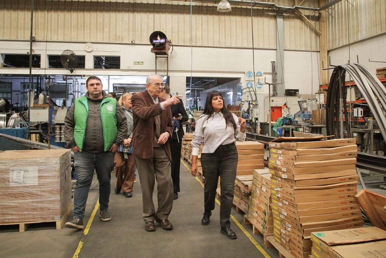 EL MUNICIPIO ENTREGÓ EL CERTIFICADO DE APTITUD AMBIENTAL A LA PYME SIN PAR 