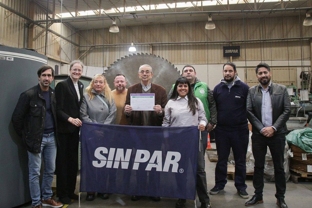 EL MUNICIPIO ENTREGÓ EL CERTIFICADO DE APTITUD AMBIENTAL A LA PYME SIN PAR 