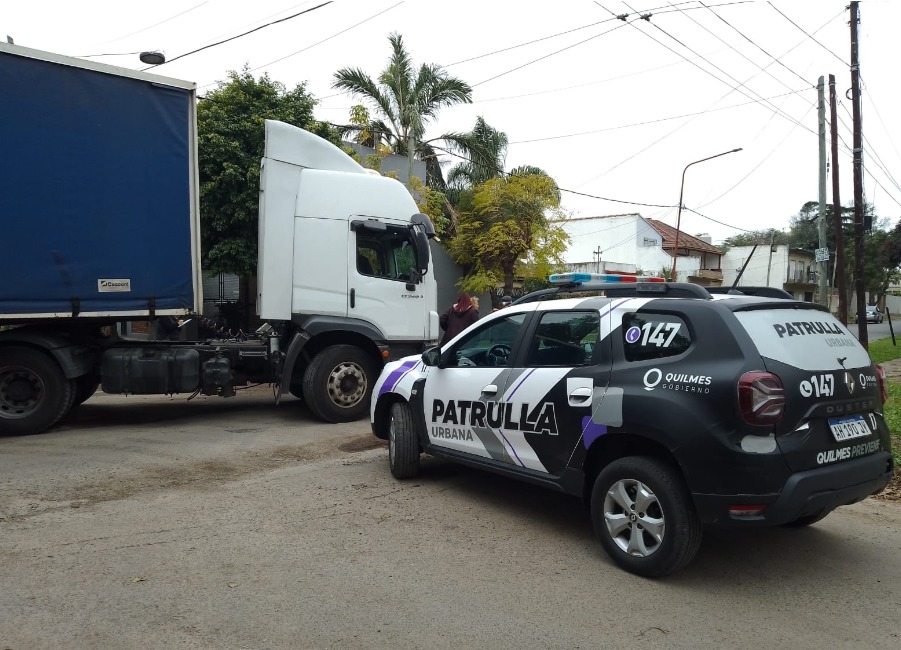 EL MUNICIPIO DE QUILMES INTERVINO ANTE GRAVES DAÑOS EN EL TENDIDO ELÉCTRICO