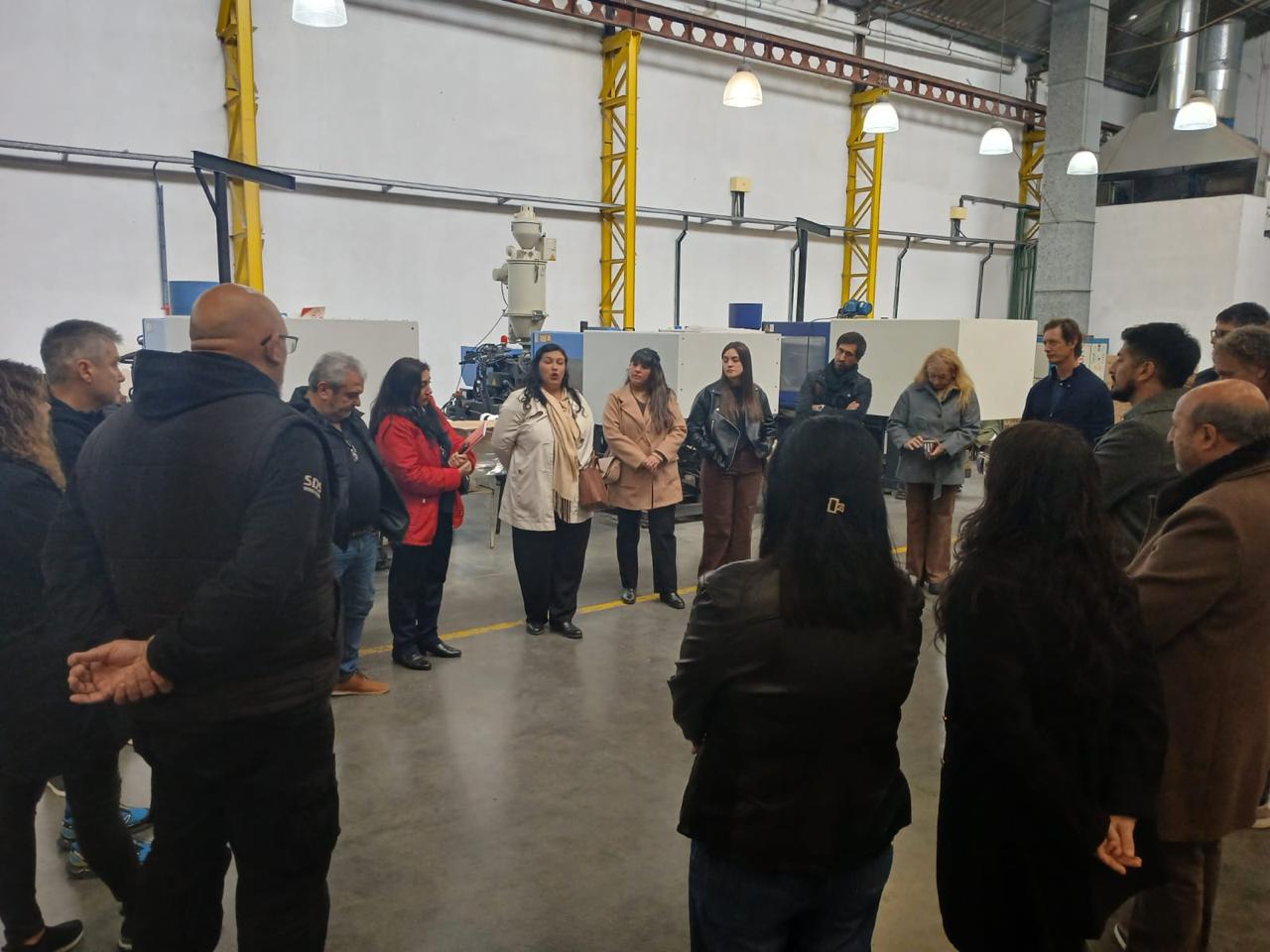 FUNCIONARIOS Y CONCEJALES SE REUNIERON JUNTO AL ENAC Y PYMES LOCALES 