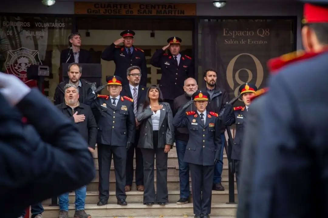  ACTO POR EL DÍA DEL BOMBERO VOLUNTARIO ARGENTINO EN EL CUARTEL DE QUILMES