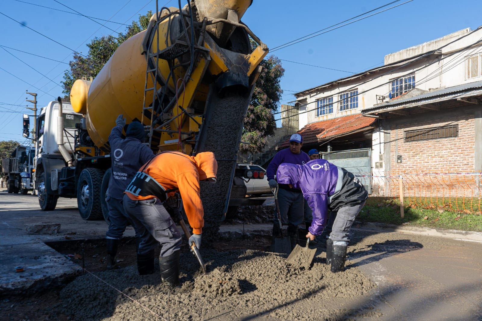 CONTINÚAN LOS TRABAJOS DE BACHEO EN LOS BARRIOS DEL DISTRITO 