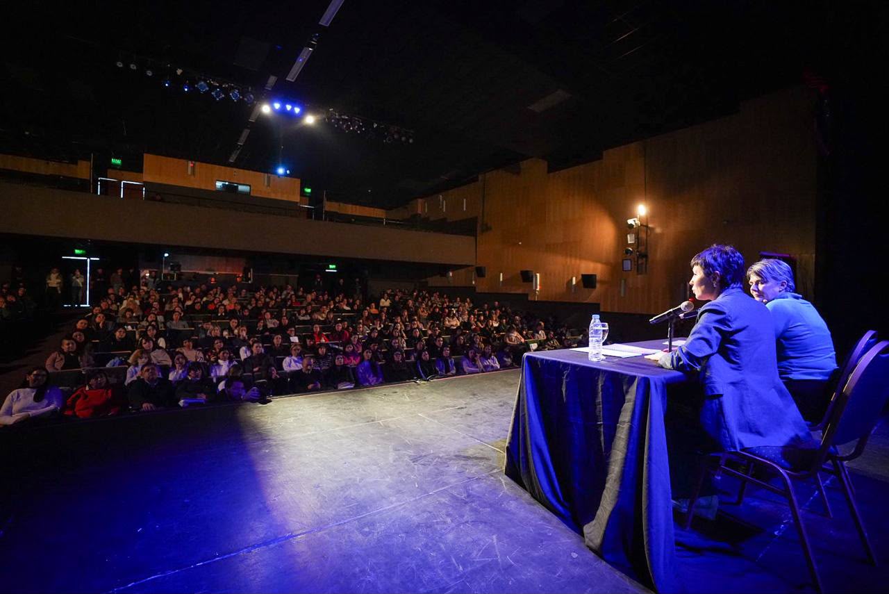 CON MAYRA MENDOZA, QUILMES RELANZÓ "QUILMES EN ENTORNOS DIGITALES"